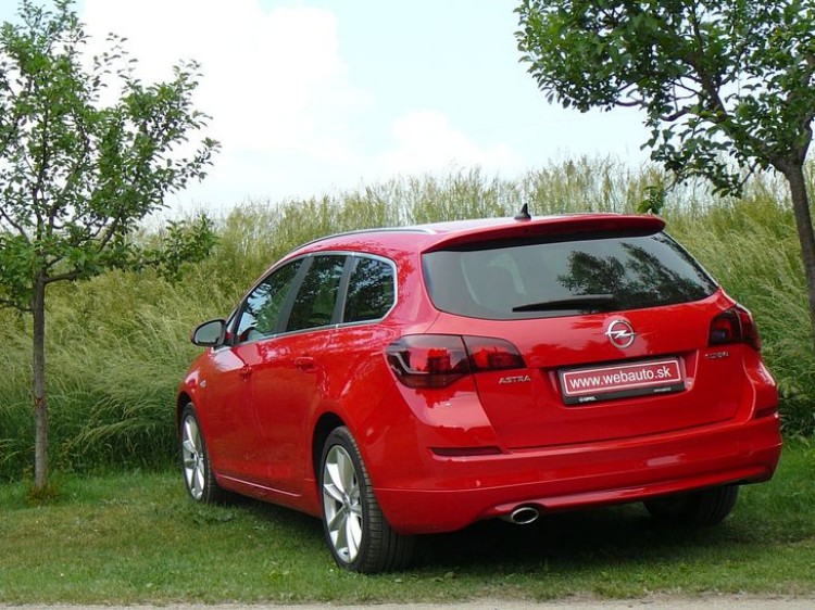 Opel Astra Sports Tourer 1.4 TURBO 