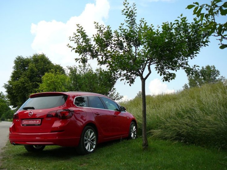 Opel Astra Sports Tourer 1.4 TURBO 