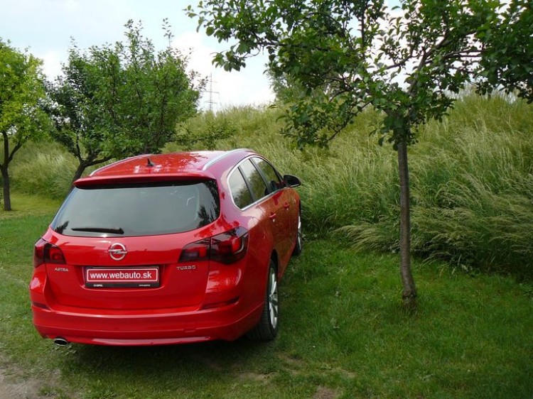 Opel Astra Sports Tourer 1.4 TURBO 