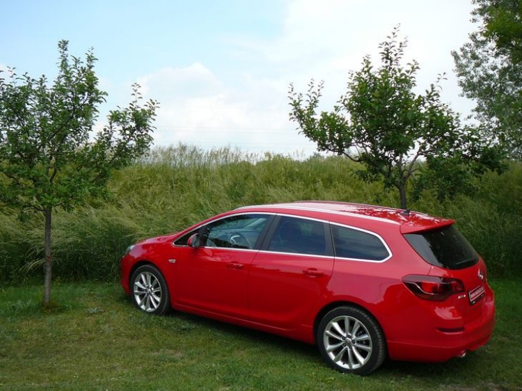 Opel Astra Sports Tourer 1.4 TURBO 