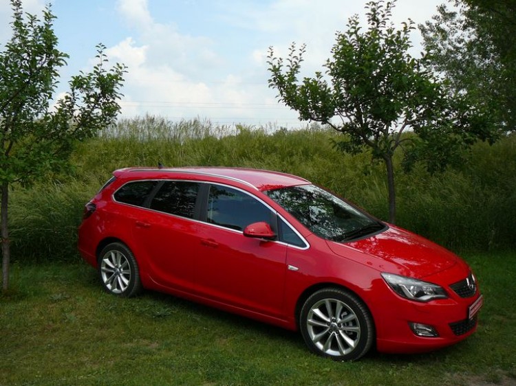 Opel Astra Sports Tourer 1.4 TURBO 