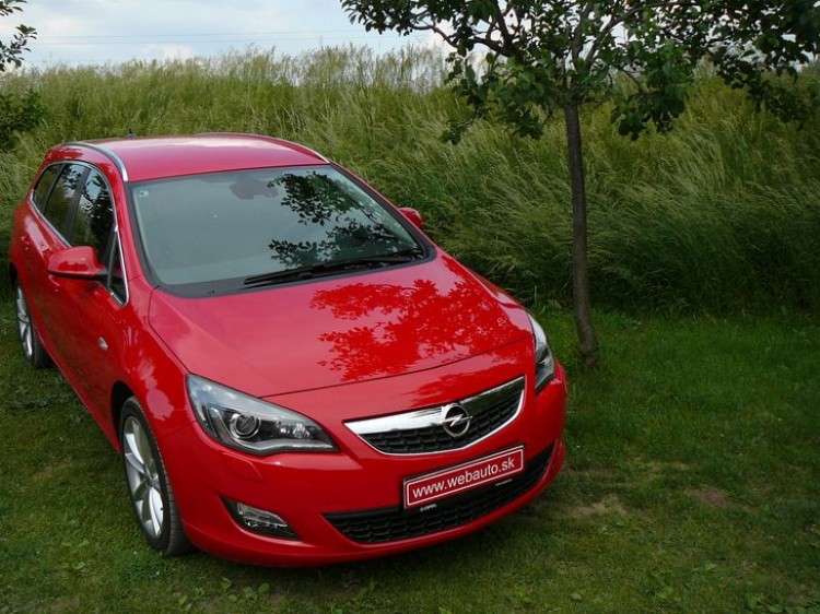 Opel Astra Sports Tourer 1.4 TURBO 