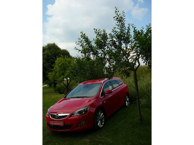 Opel Astra Sports Tourer 1.4 TURBO 