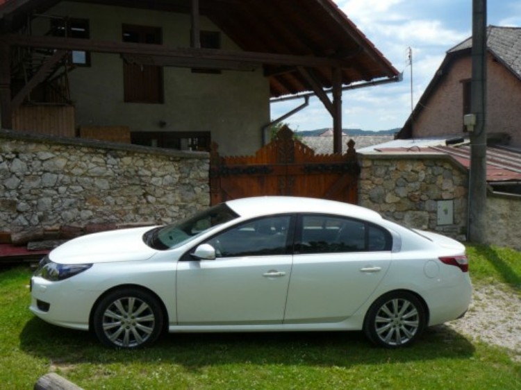 Renault Latitude 2.0 dCi AT