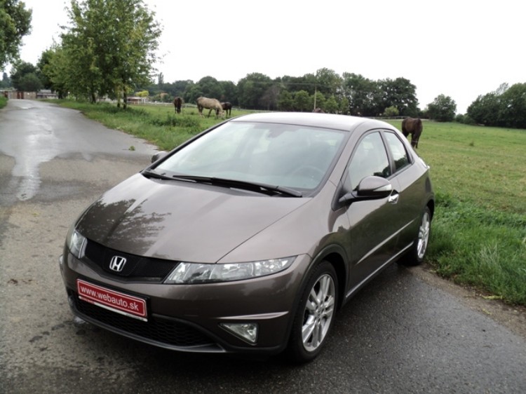 Honda Civic 1.8 i-VTEC AT