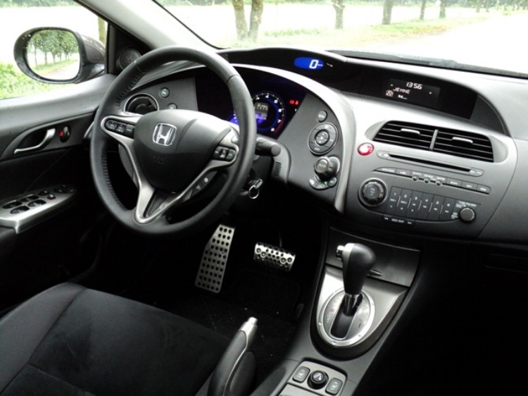 Honda Civic 1.8 i-VTEC AT