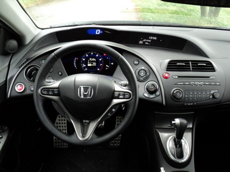 Honda Civic 1.8 i-VTEC AT