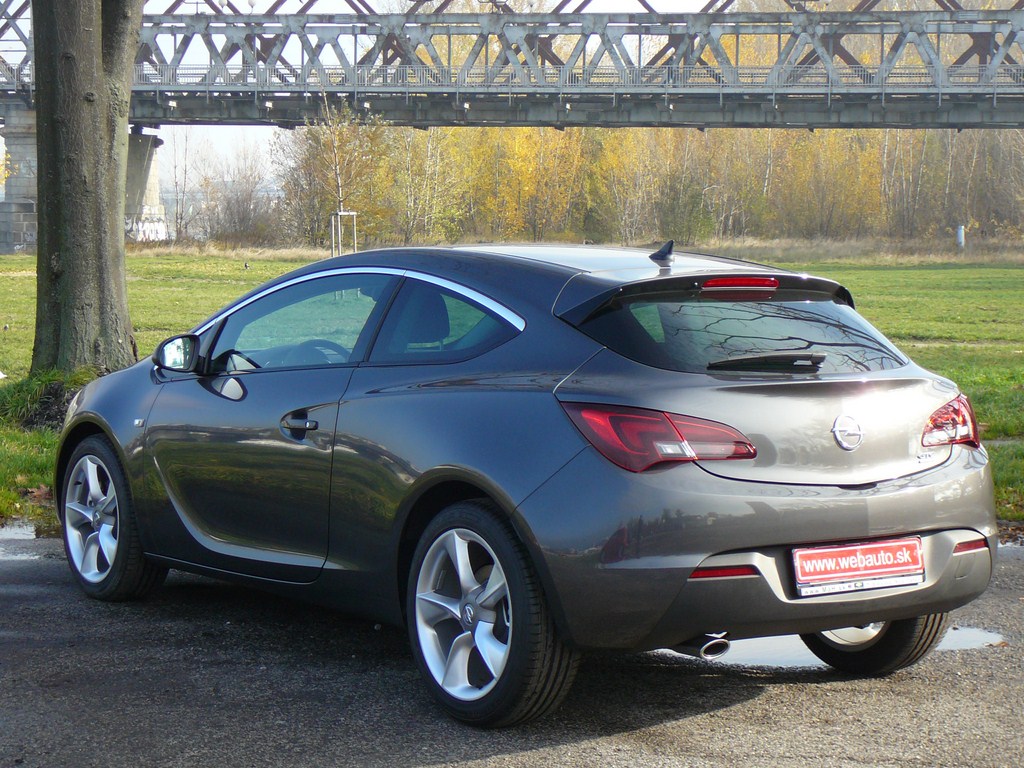 Opel Astra GTC 2.0 CDTI