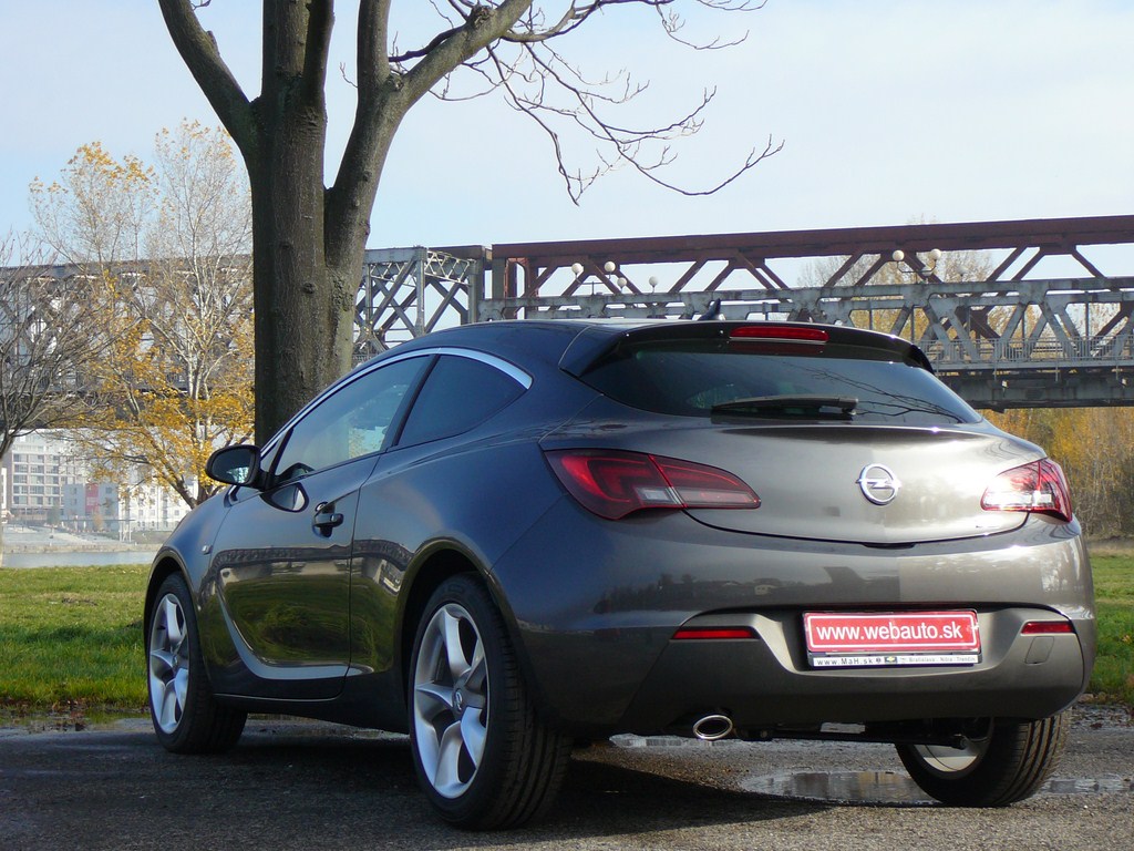 Opel Astra GTC 2.0 CDTI