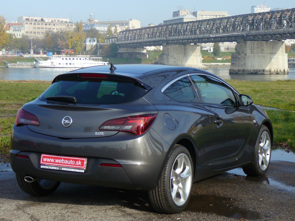 Opel Astra GTC 2.0 CDTI