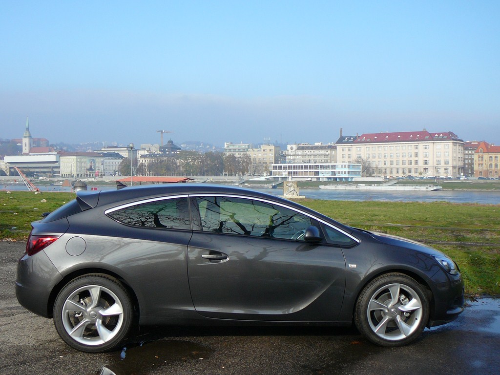 Opel Astra GTC 2.0 CDTI