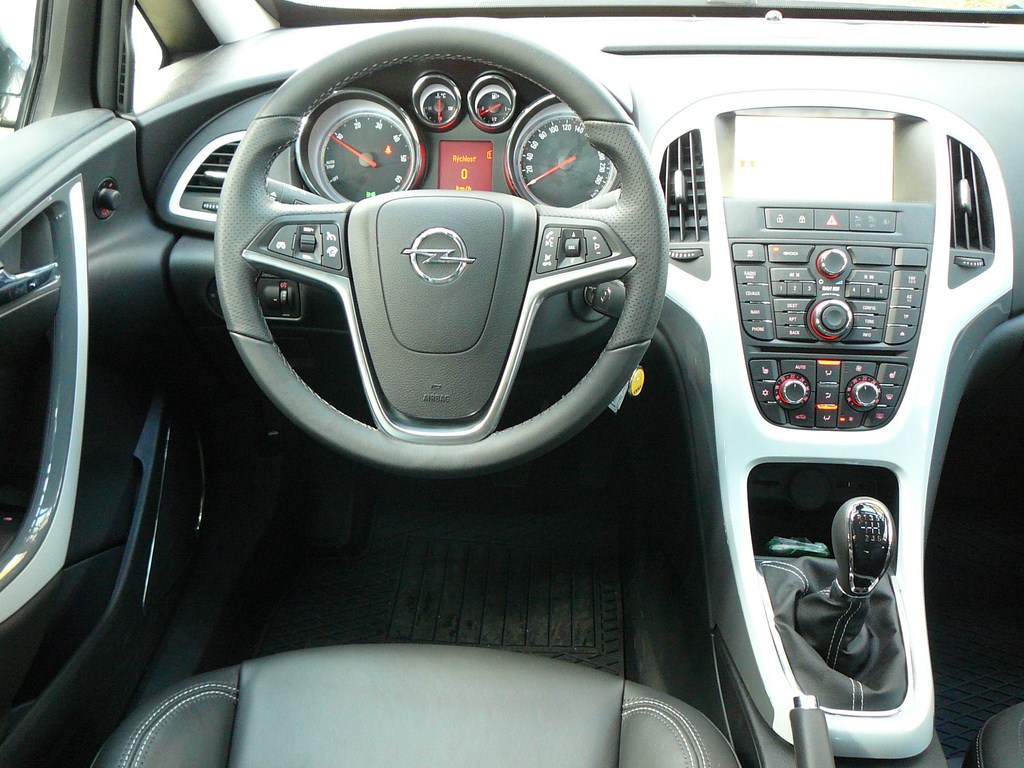 Opel Astra GTC 2.0 CDTI