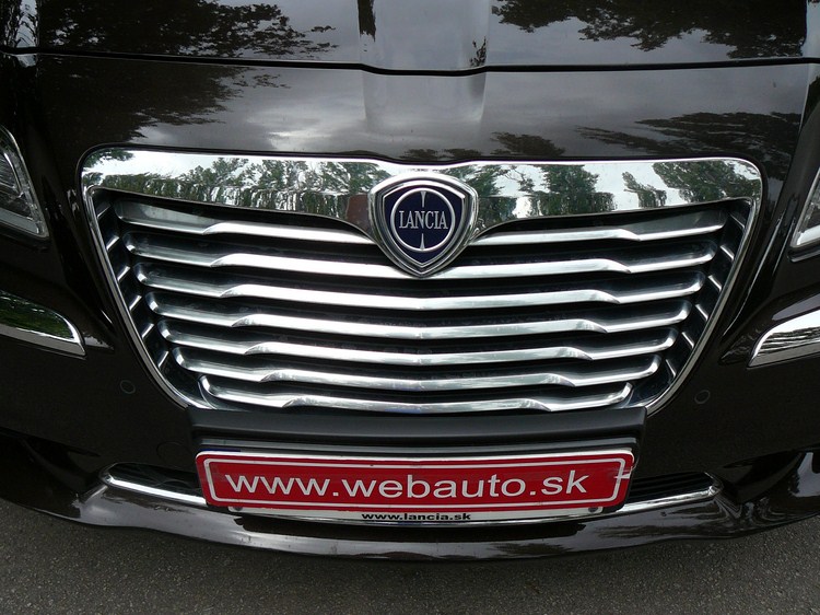 Lancia Thema 3.0 V6 CRD