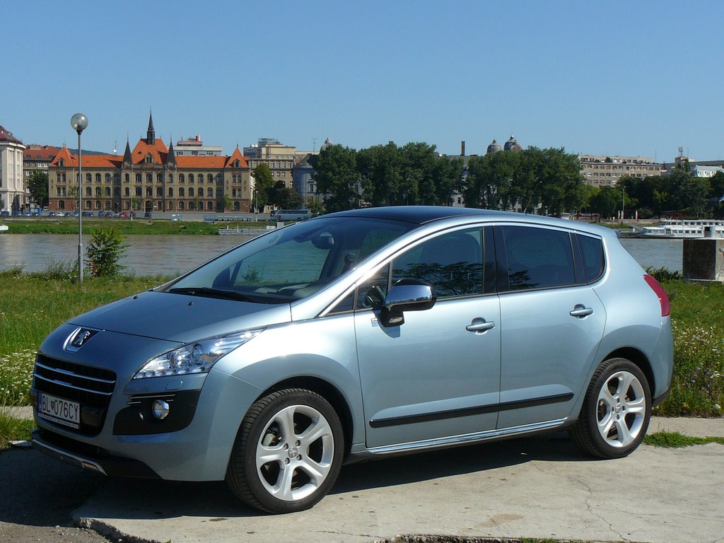 Peugeot 3008 2.0 HDi Hybrid4