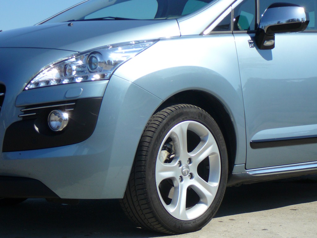 Peugeot 3008 2.0 HDi Hybrid4