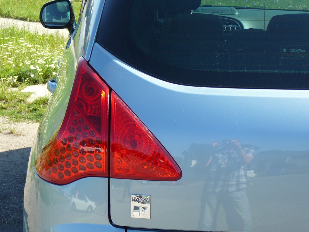 Peugeot 3008 2.0 HDi Hybrid4