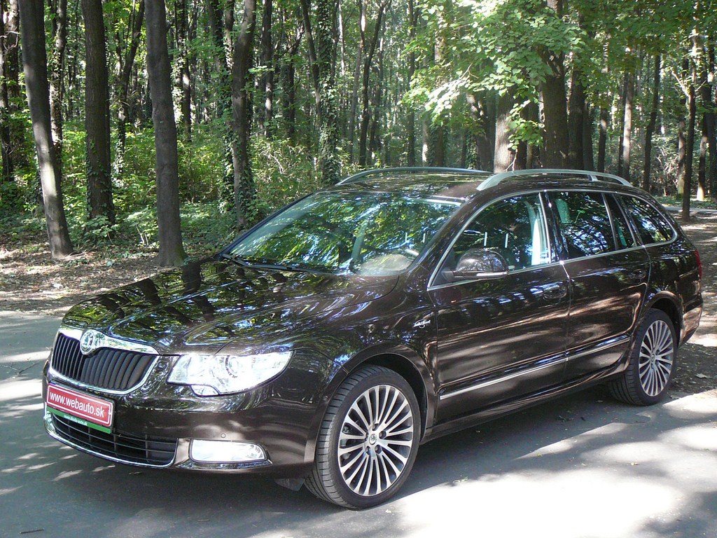 Škoda Superb Kombi 2.0 TDi DSG L&K