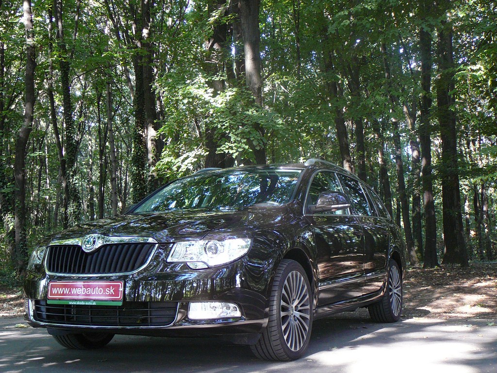 Škoda Superb Kombi 2.0 TDi DSG L&K