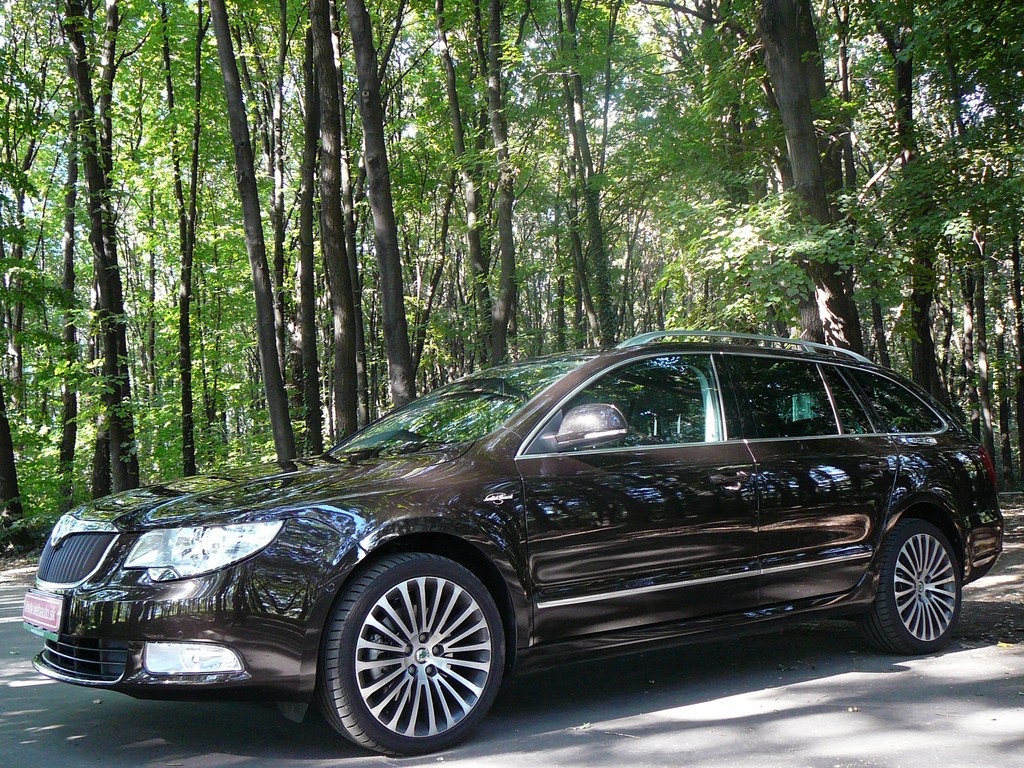 Škoda Superb Kombi 2.0 TDi DSG L&K