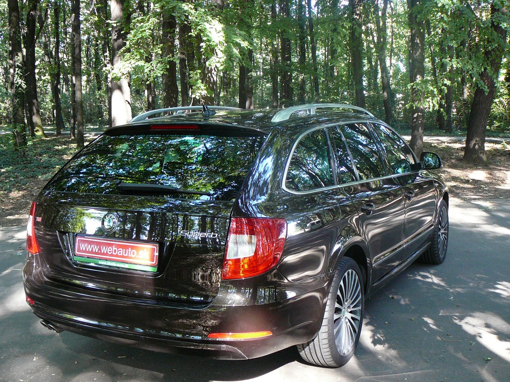 Škoda Superb Kombi 2.0 TDi DSG L&K