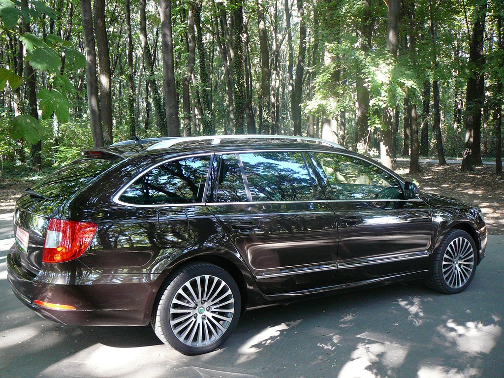 Škoda Superb Kombi 2.0 TDi DSG L&K