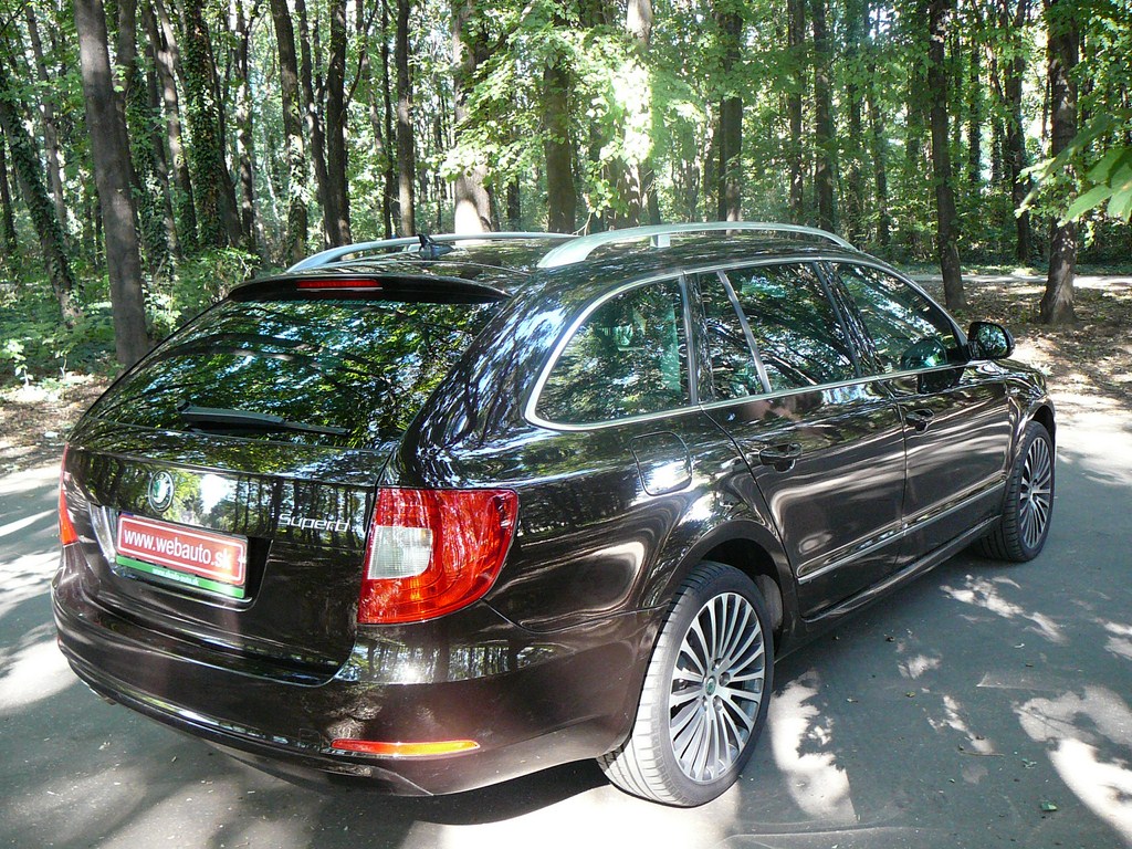 Škoda Superb Kombi 2.0 TDi DSG L&K