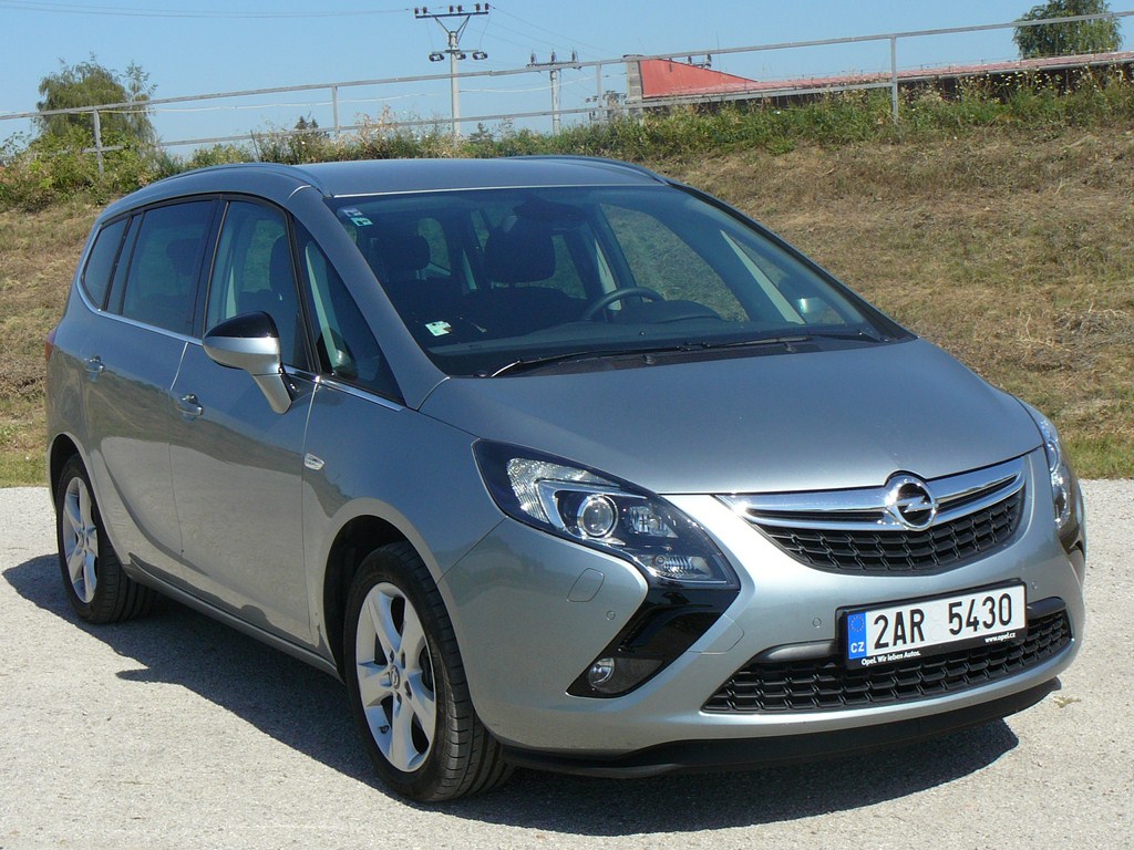 Opel Zafira Tourer 2.0 CDTI MT (96kW)