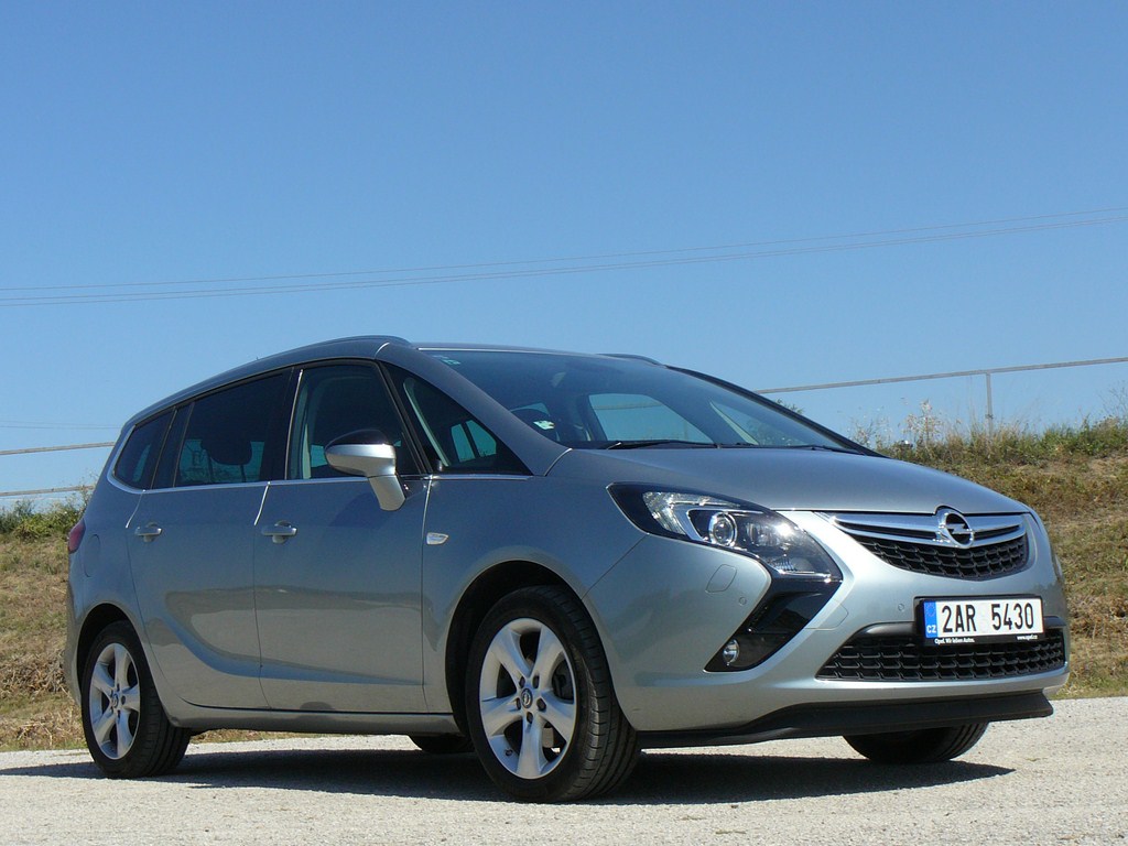 Opel Zafira Tourer 2.0 CDTI MT (96kW)