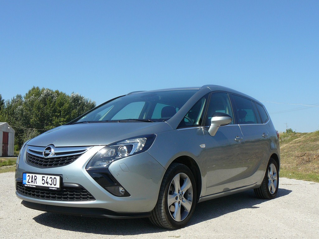 Opel Zafira Tourer 2.0 CDTI MT (96kW)