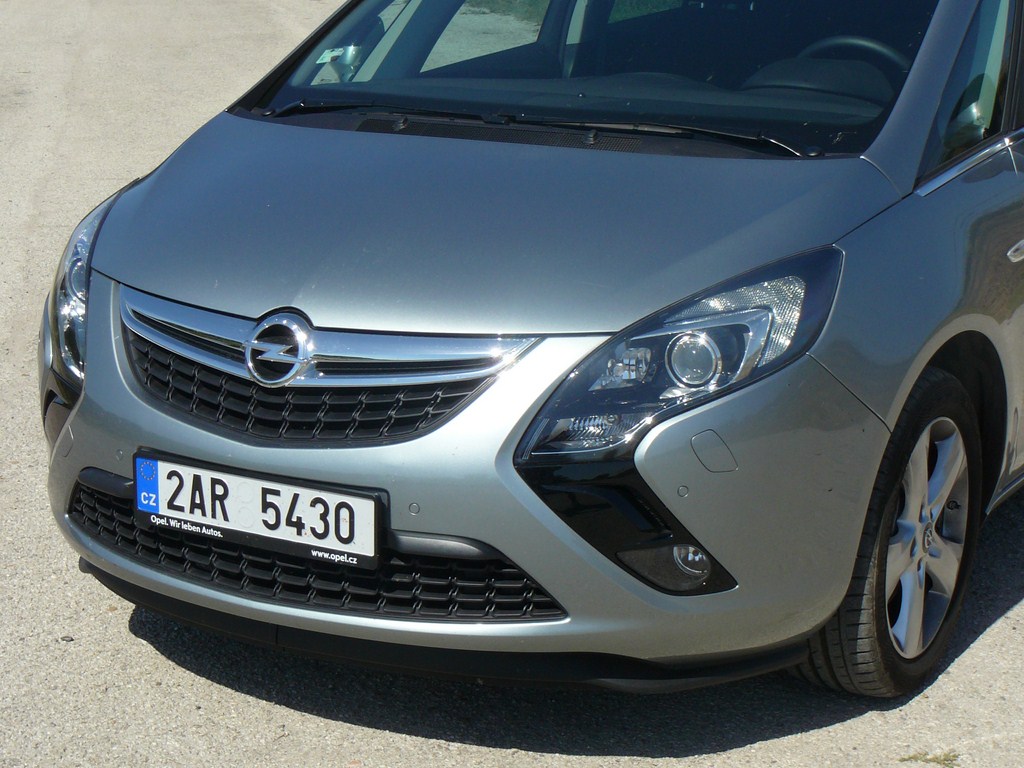 Opel Zafira Tourer 2.0 CDTI MT (96kW)