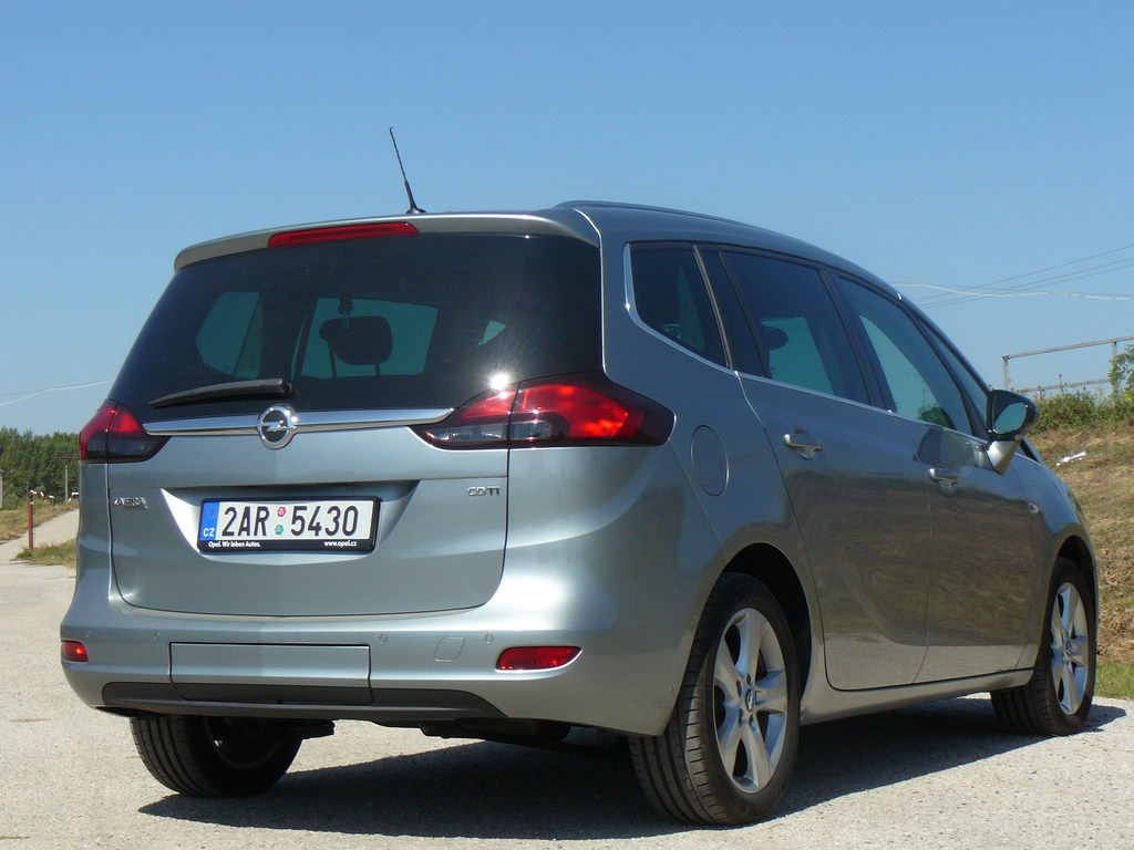 Opel Zafira Tourer 2.0 CDTI MT (96kW)