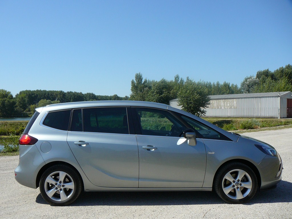 Opel Zafira Tourer 2.0 CDTI MT (96kW)