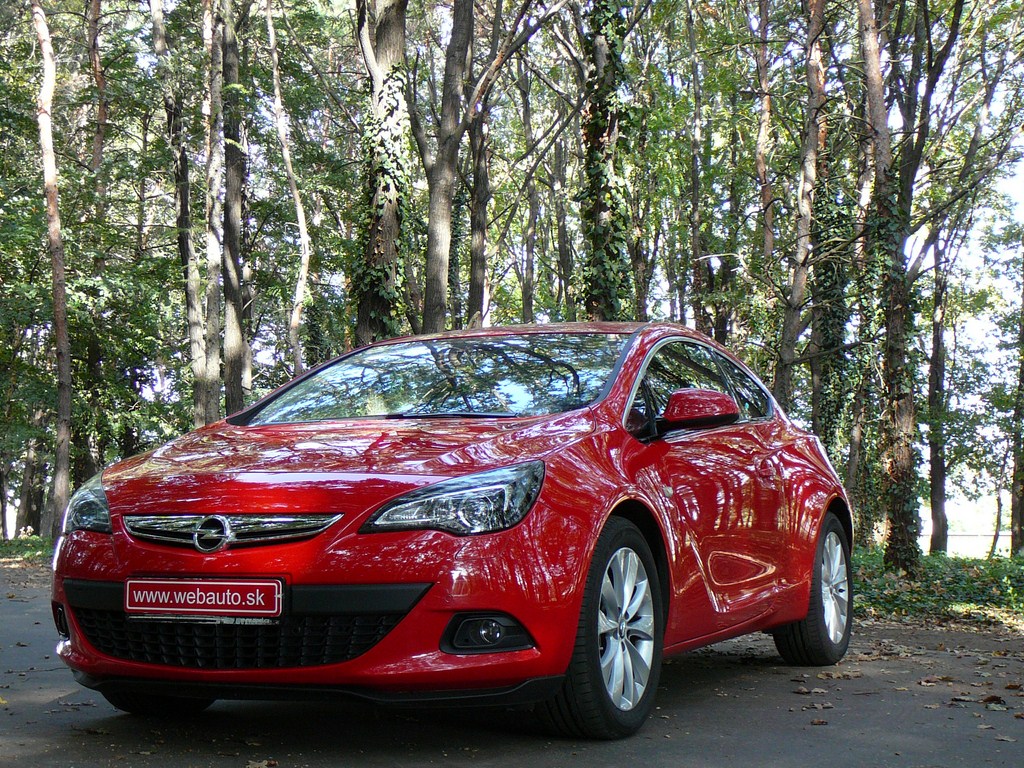 Opel Astra GTC 1.6 TURBO