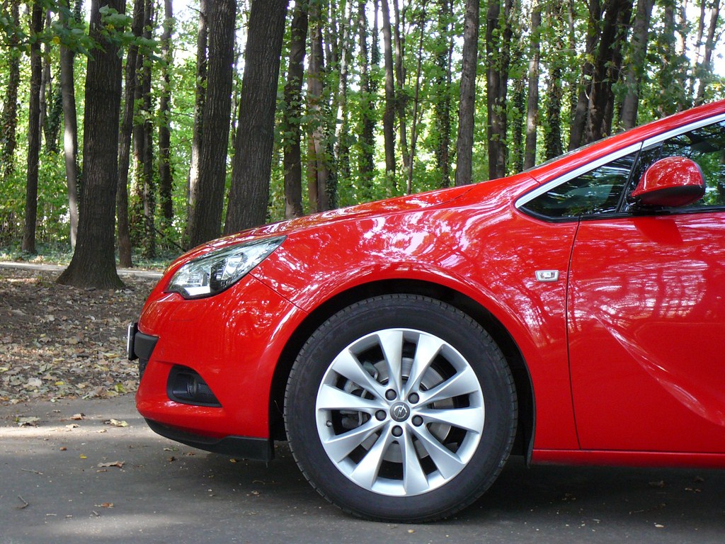 Opel Astra GTC 1.6 TURBO