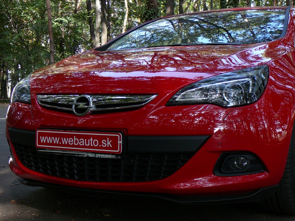 Opel Astra GTC 1.6 TURBO