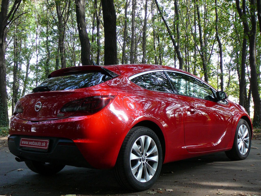 Opel Astra GTC 1.6 TURBO