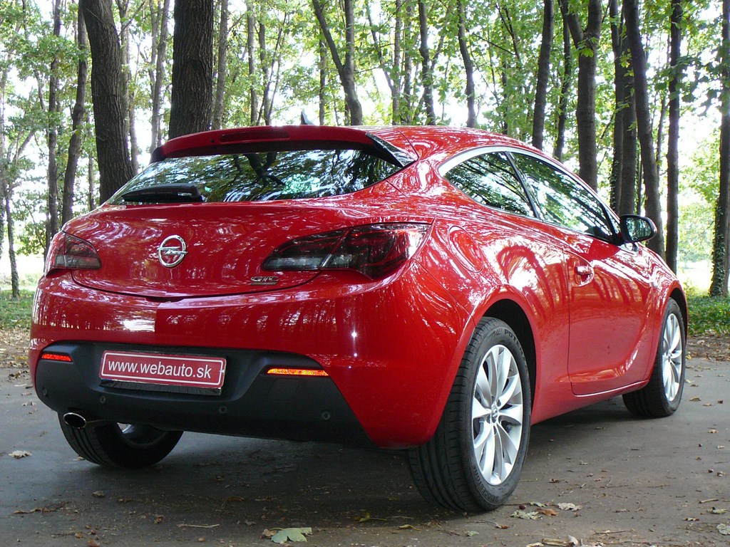 Opel Astra GTC 1.6 TURBO