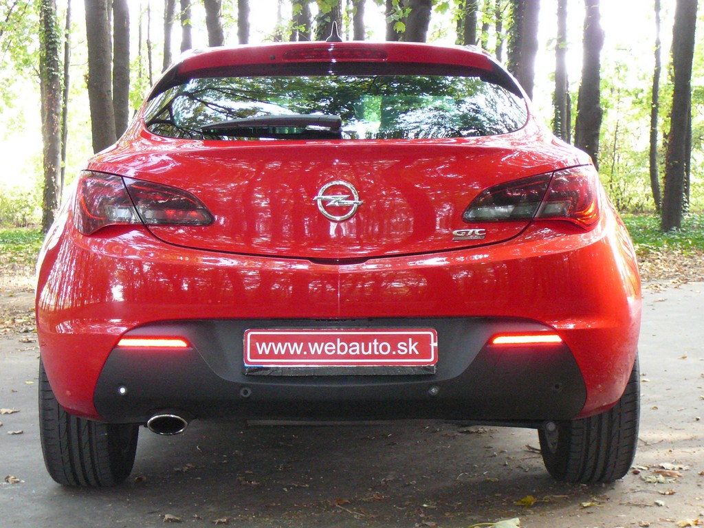 Opel Astra GTC 1.6 TURBO