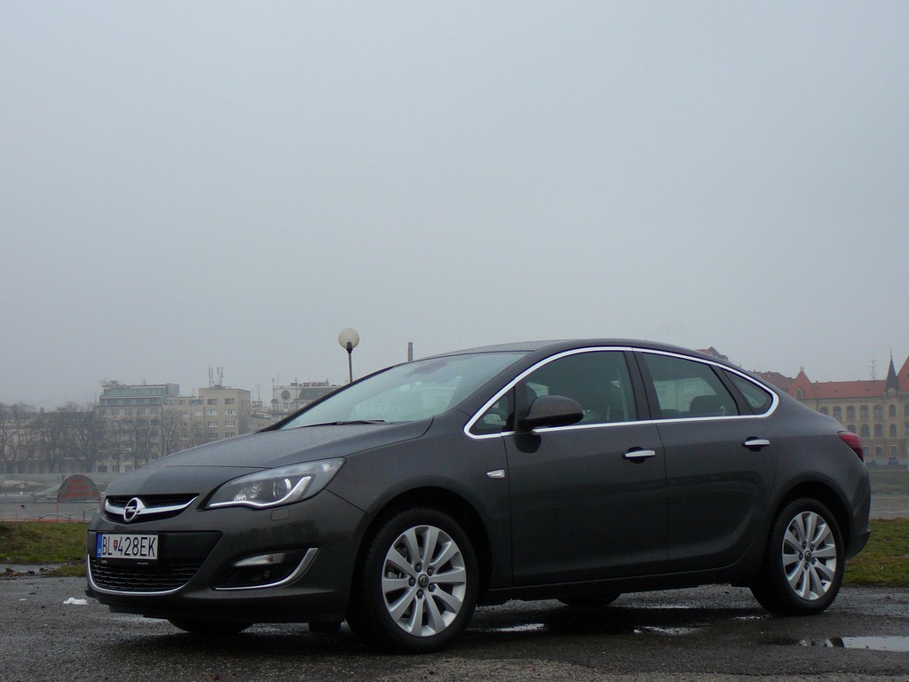 Opel Astra Sedan 1.7 CDTi