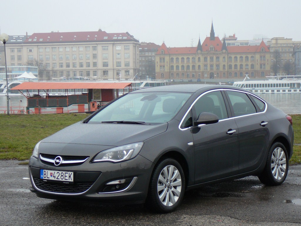 Opel Astra Sedan 1.7 CDTi