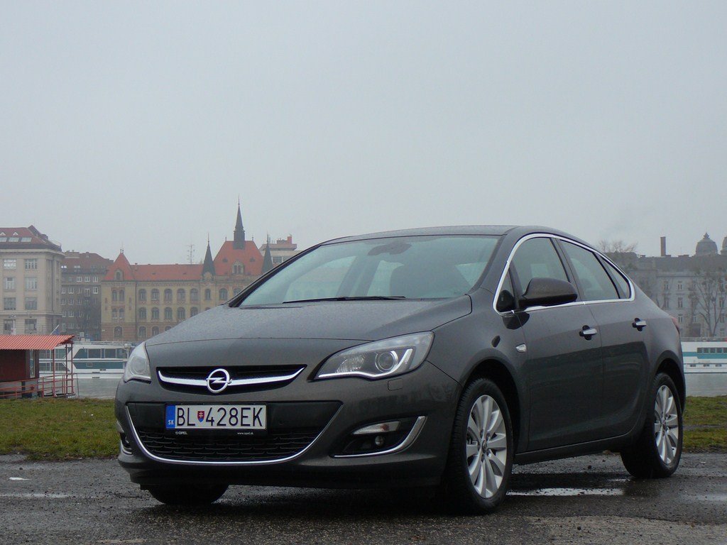 Opel Astra Sedan 1.7 CDTi