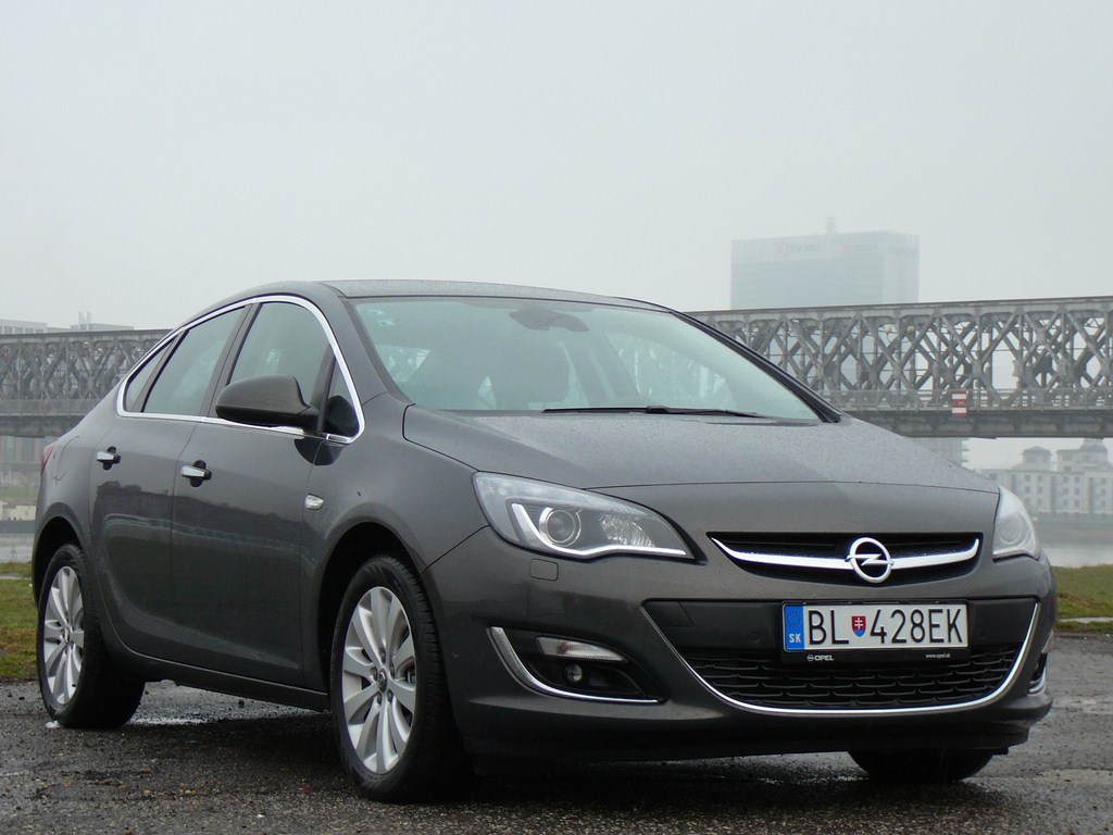 Opel Astra Sedan 1.7 CDTi