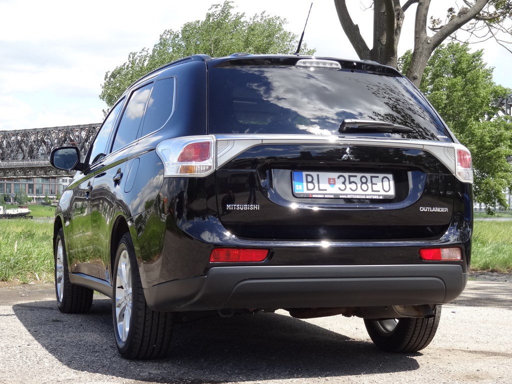 Mitsubishi Outlander 2.2 DI-D AWD AT