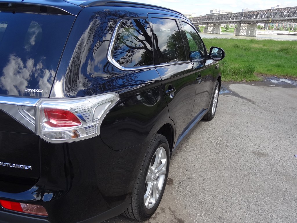 Mitsubishi Outlander 2.2 DI-D AWD AT