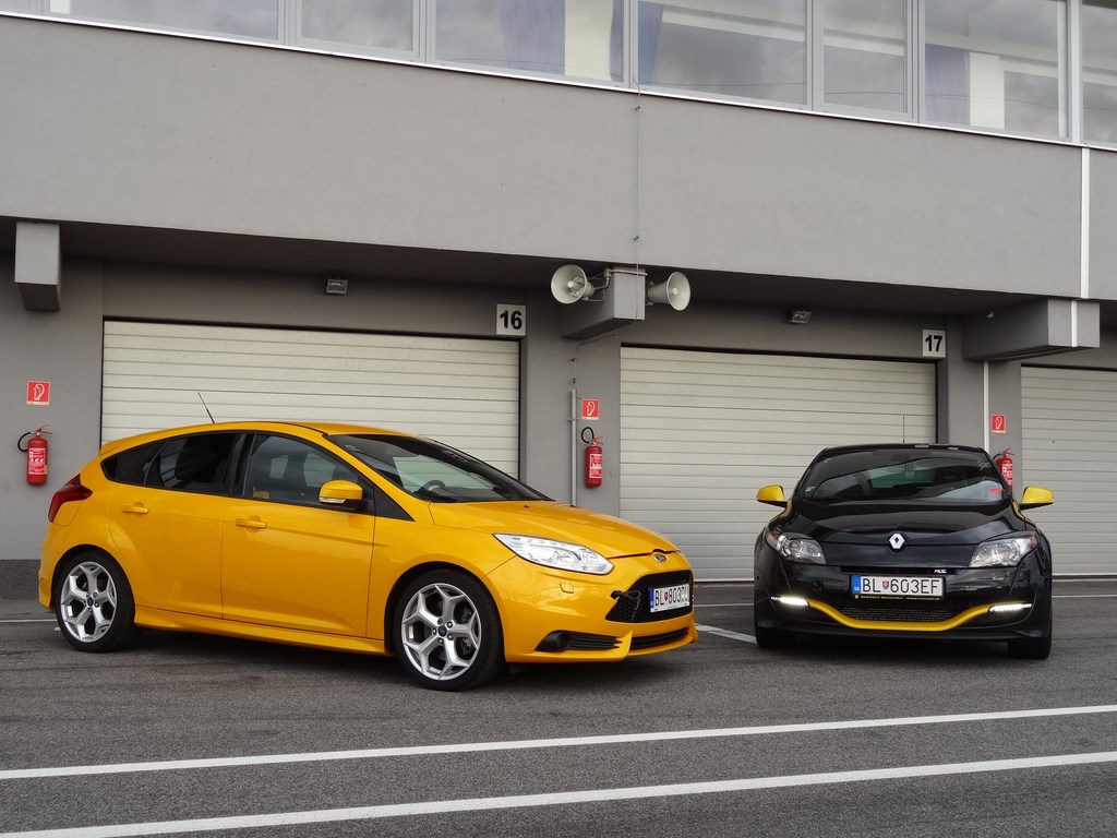 Focus ST vs. Mégane RS