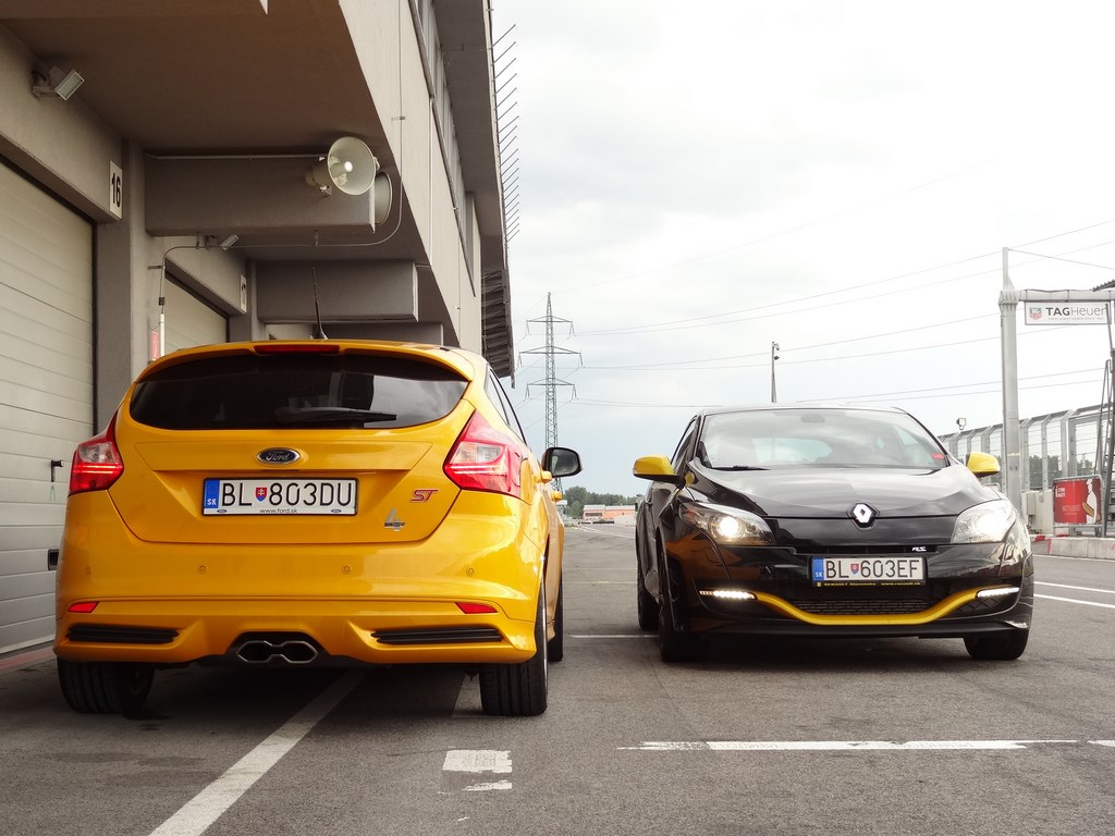 Focus ST vs. Mégane RS