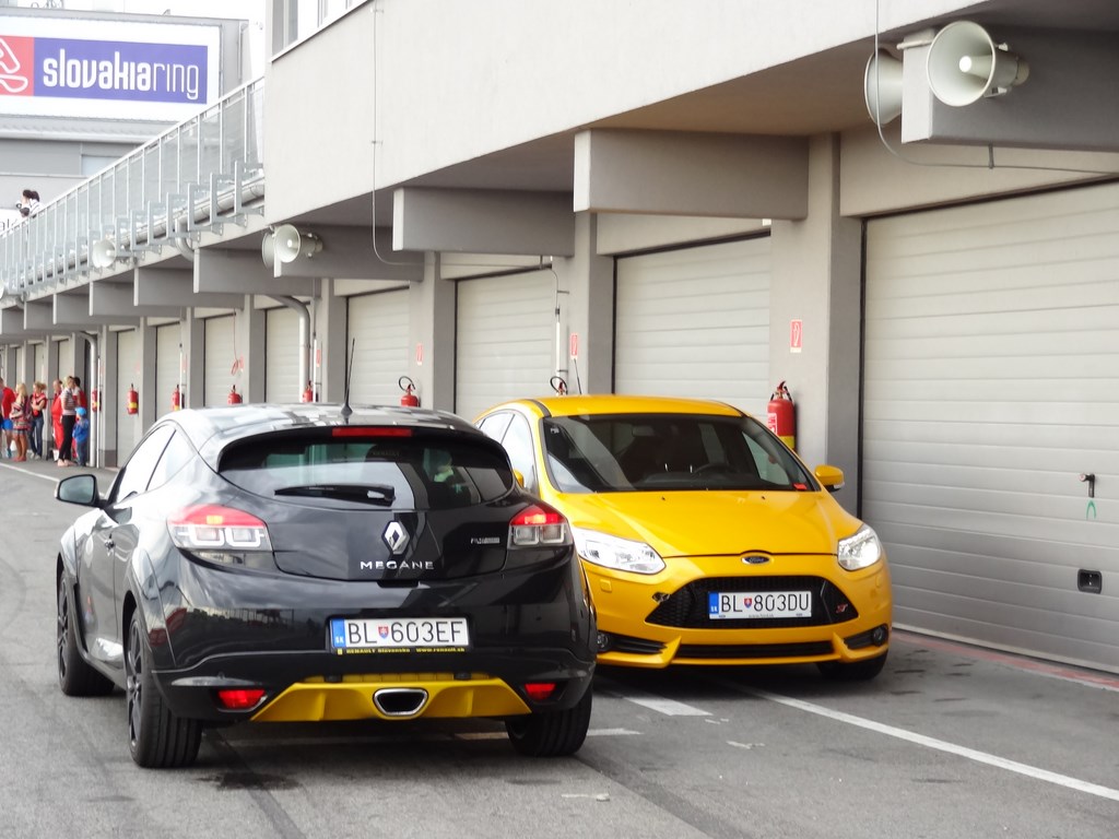 Focus ST vs. Mégane RS