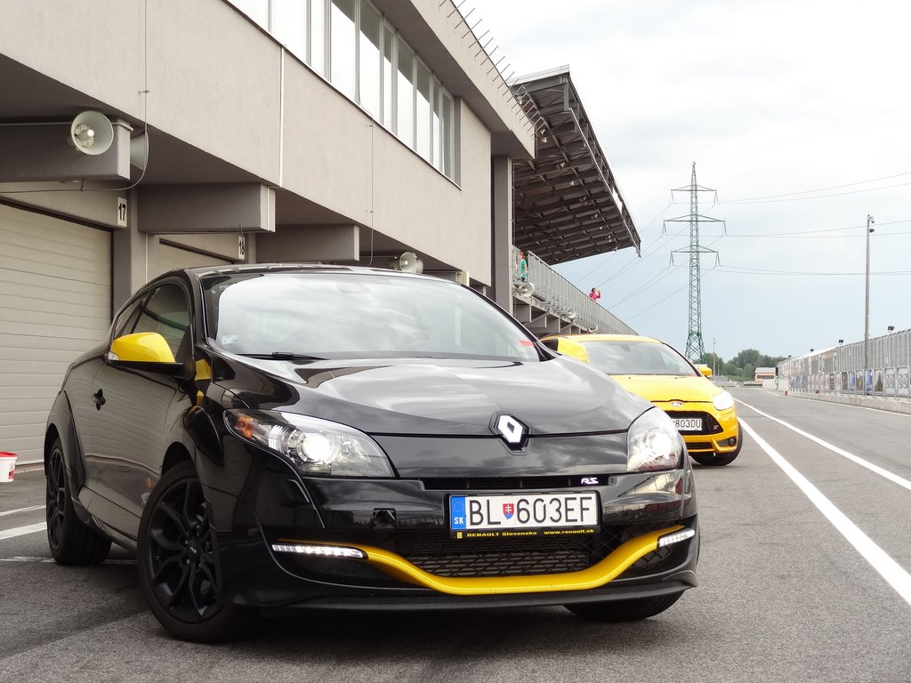 Focus ST vs. Mégane RS