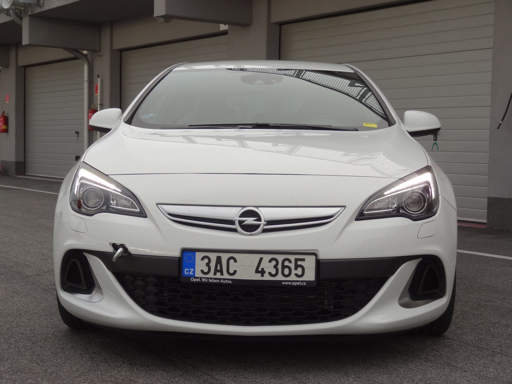 Opel Astra OPC 2.0 Turbo