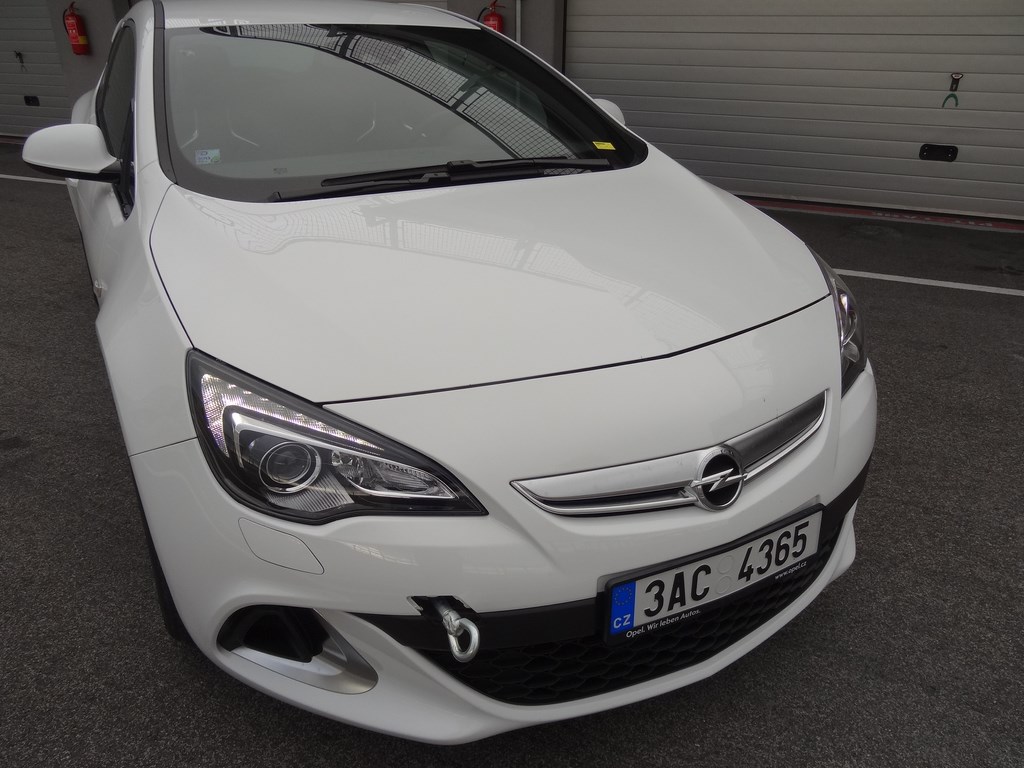 Opel Astra OPC 2.0 Turbo